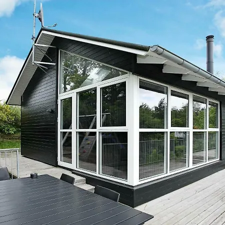 Three-bedroom Holiday In Logstrup 2 *